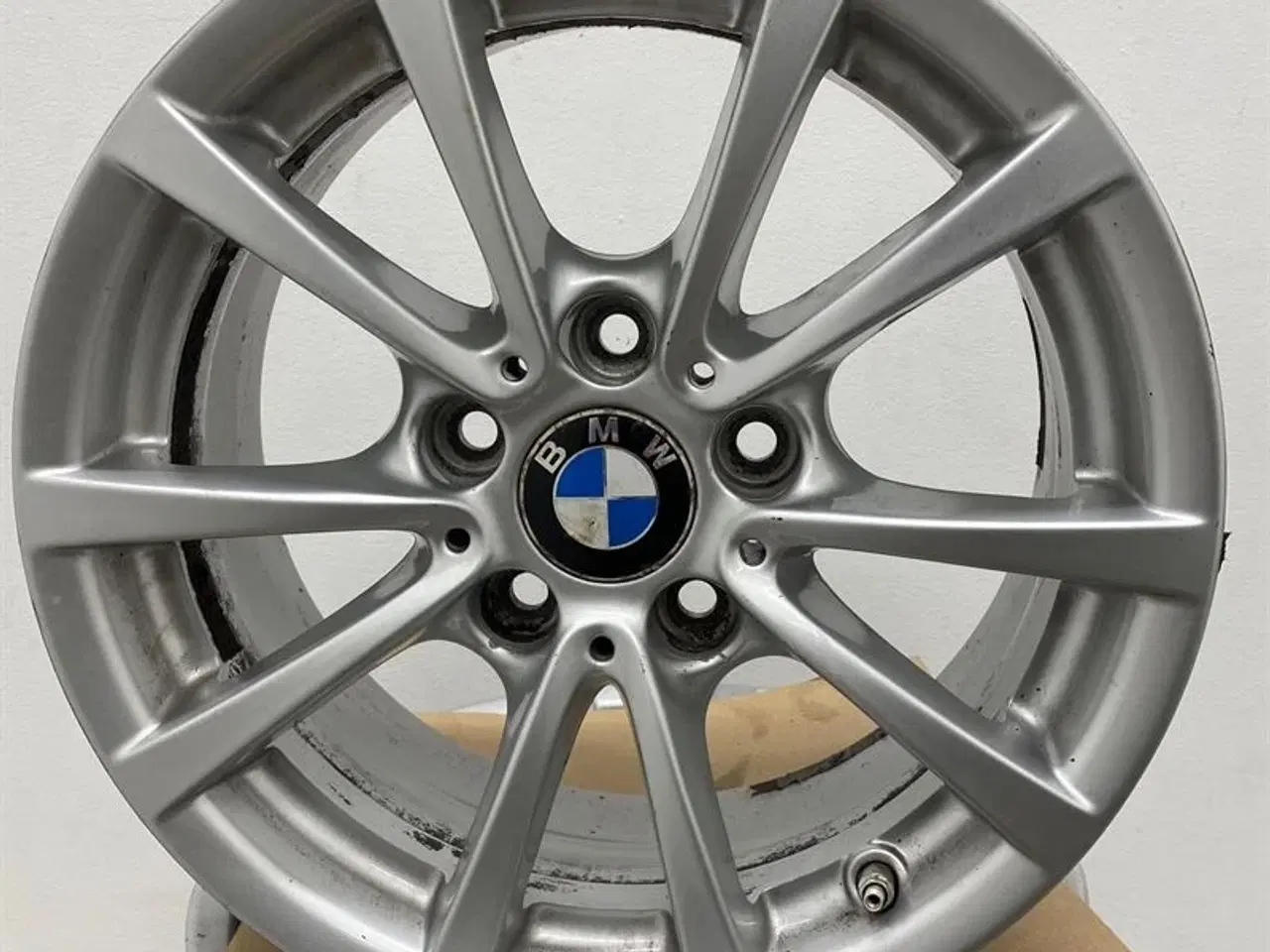 Billede 2 - 16" org. BMW Alufælge "V Speiche 390" 4STK A64432 BMW E46 E87 E90 E91 E92 E93 E81 E87LCI E90LCI E91LCI E92LCI E93LCI F30 F31 F36 F30 LCI F31 LCI F36