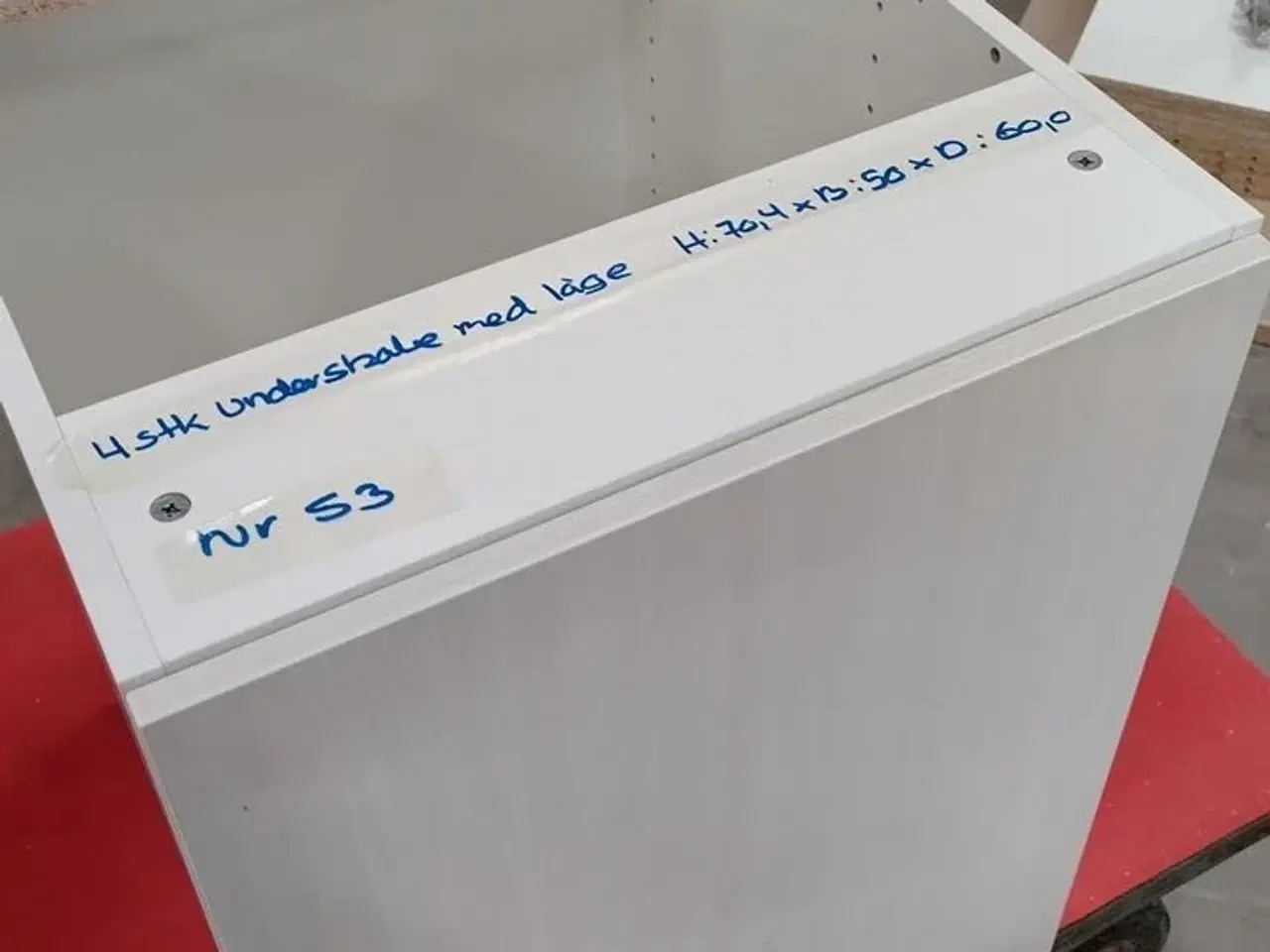 Billede 1 - 4 stk. usamlet underskabe H: 70,4 x B: 50 x D: 60,0 med låge og 4 hylder