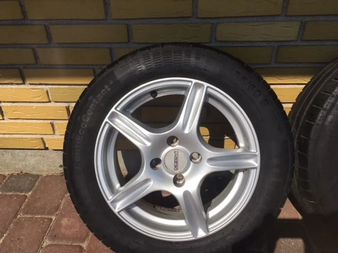 Billede 1 - flot fælge med næsten ny dæk, ContiEccoContact 