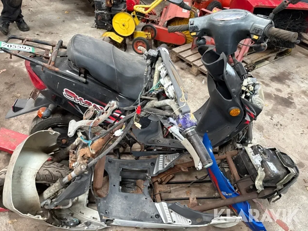 Billede 6 - Scooter 2 styk + reservedele