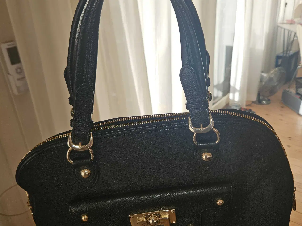 Billede 3 - DKNY sort håndtaske