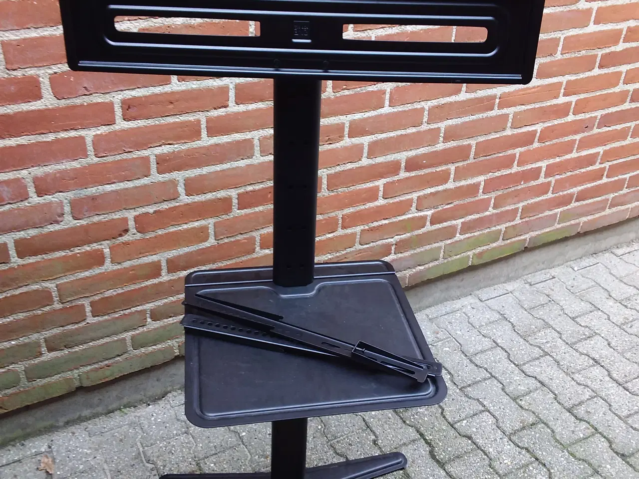 Billede 1 - Tv stander(max 70 tommer) hylde til evt DVD