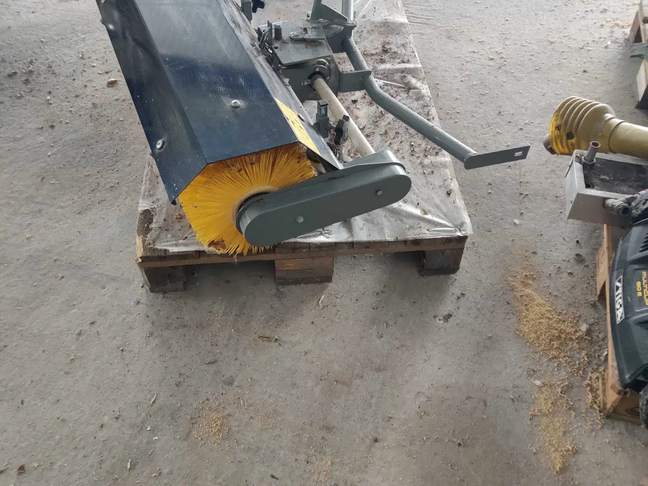 Billede 3 - Stiga kost 85cm