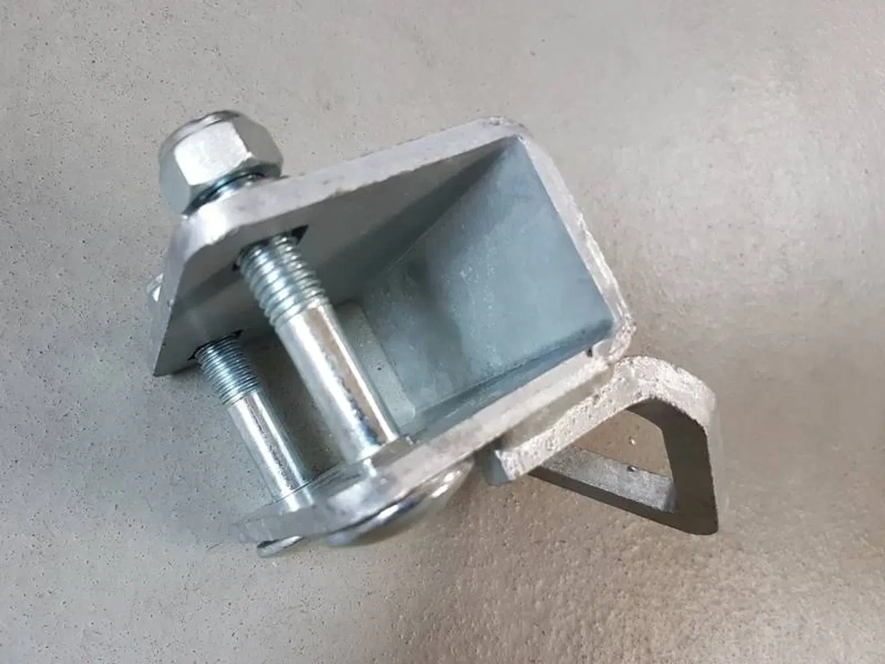 Billede 1 - Scandic Surringsbeslag 40x40