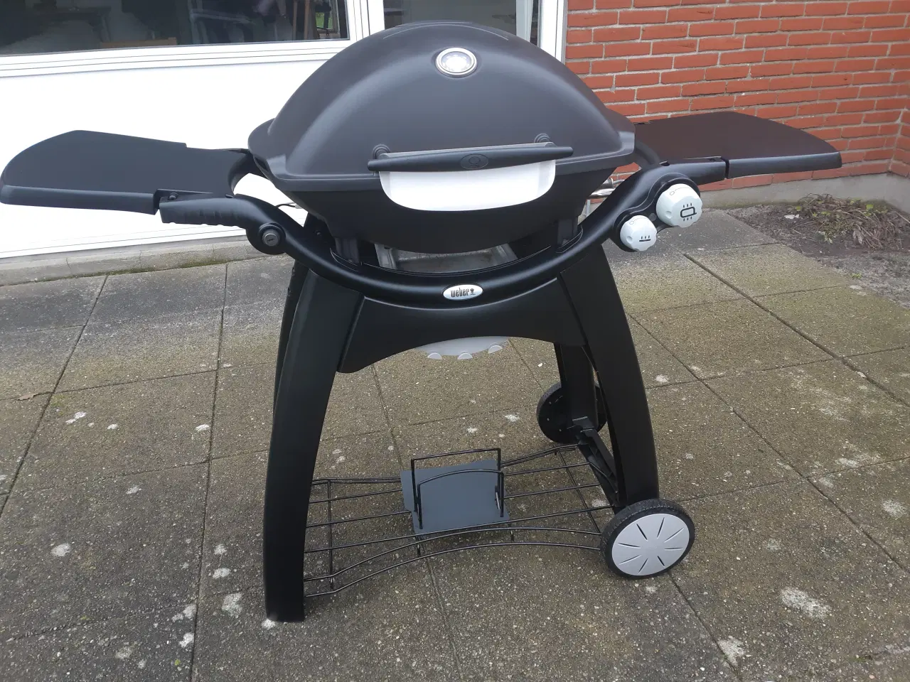 Billede 1 - Weber gasgrill Q3200 med sideborde