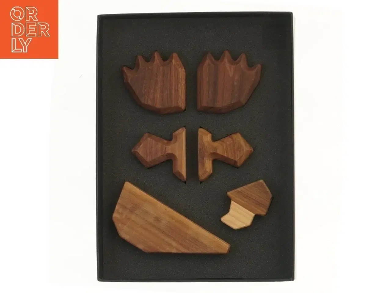 Billede 1 - Træpuslespil Papegøjen i sort boks fra Fablewood (str. 27x20 cm)