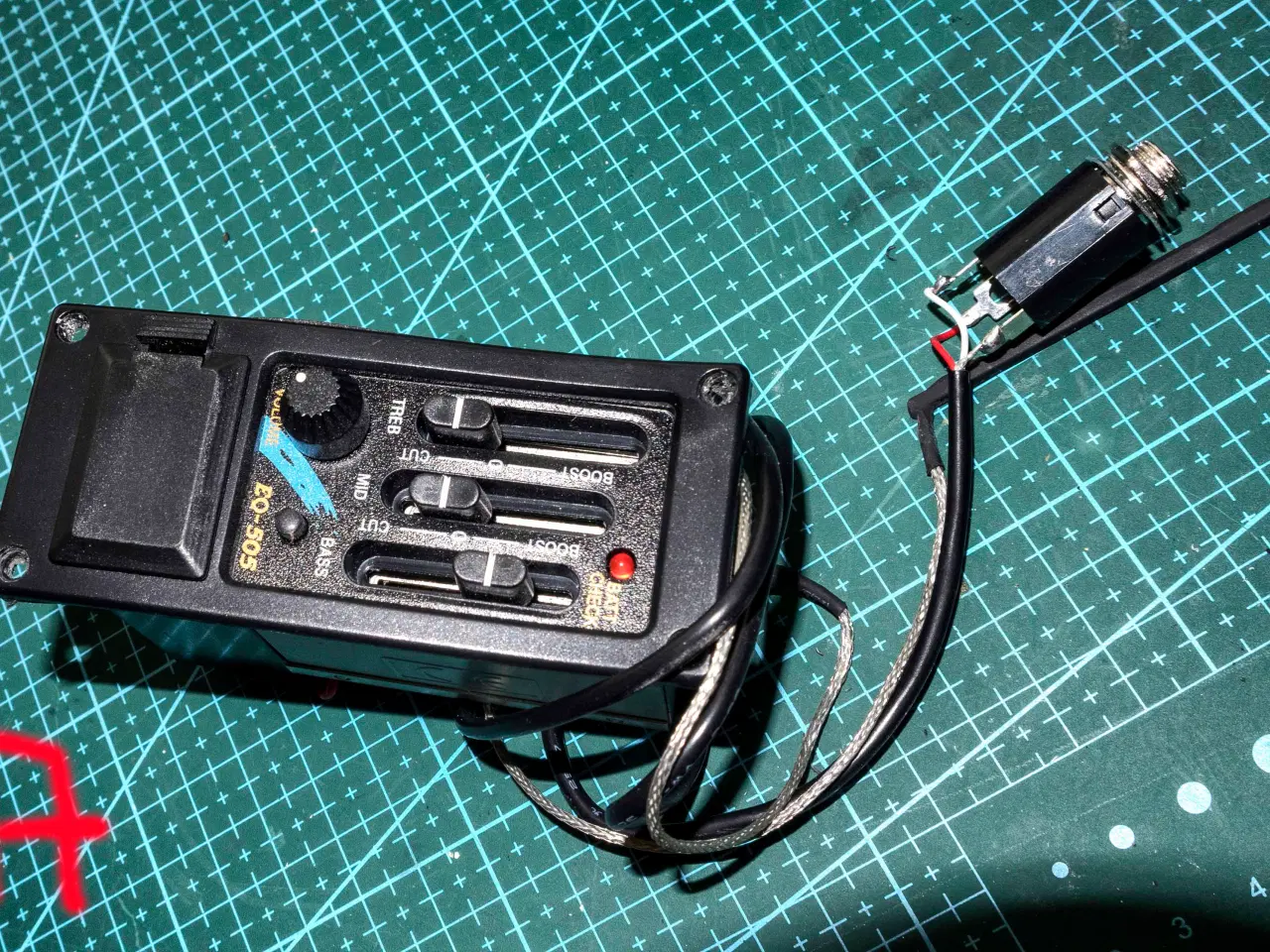 Billede 3 - Guitar Preamp - piezo-pickup med batteriholder. 