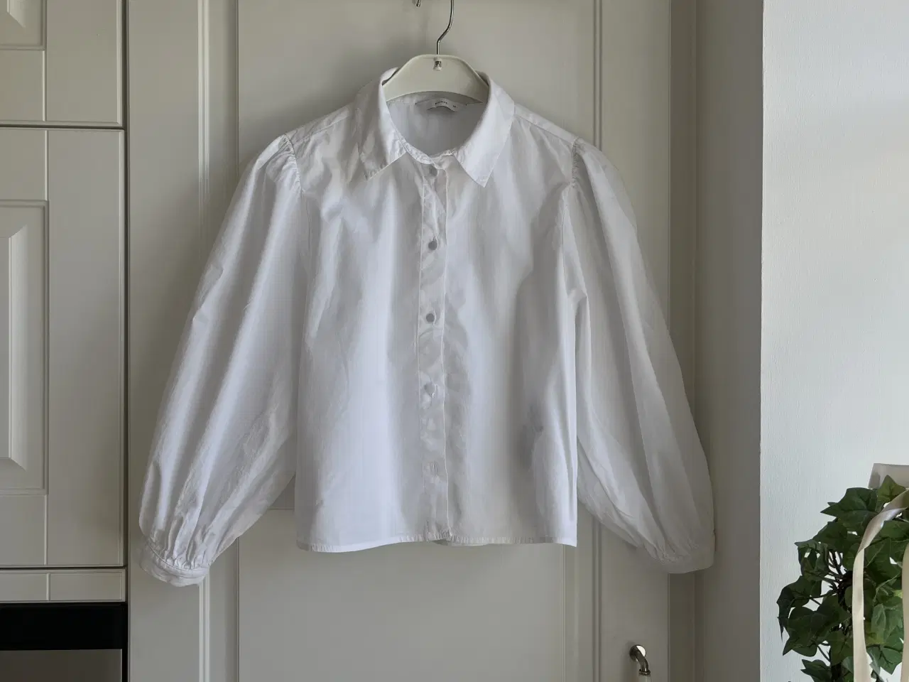 Billede 9 - Skjorte, Skjortebluse, Hvid Pigalle str 34