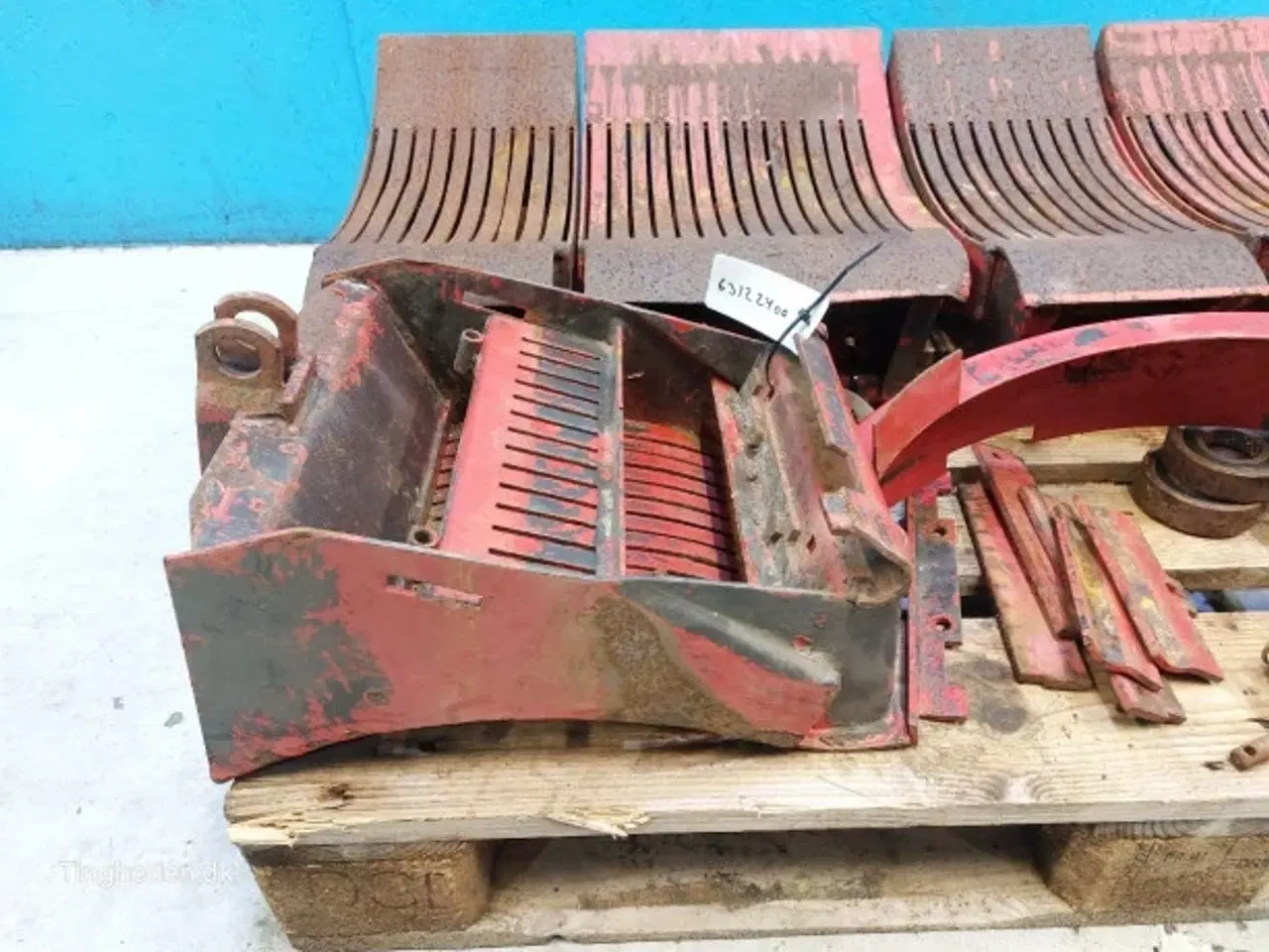 Billede 14 - Hesston 4700 Kniveholder Sæt 63103400 Ollerup Snitter