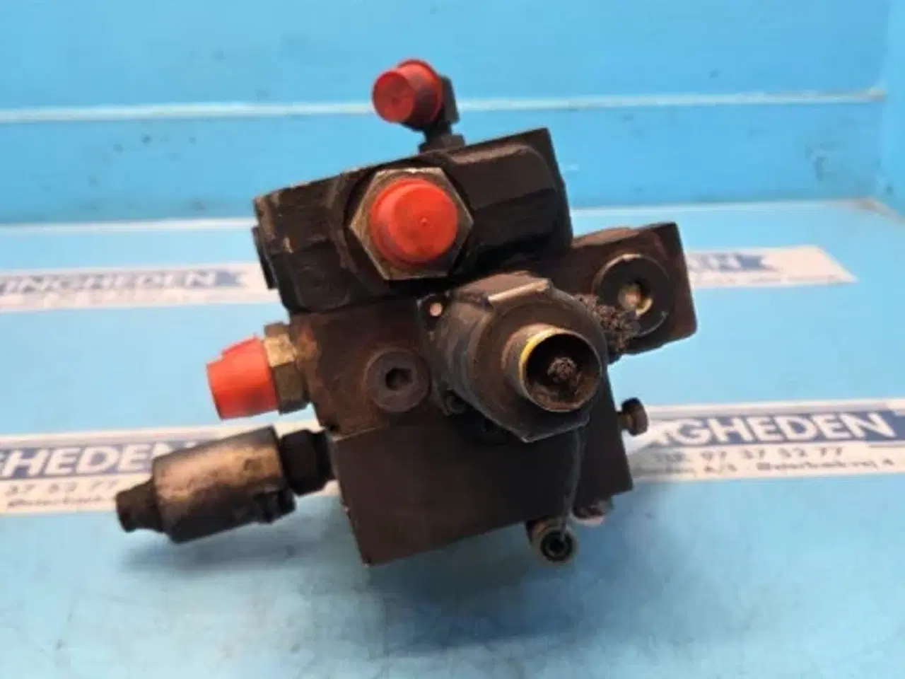 Billede 13 - Case 8010 Hydraulikventil 87313989