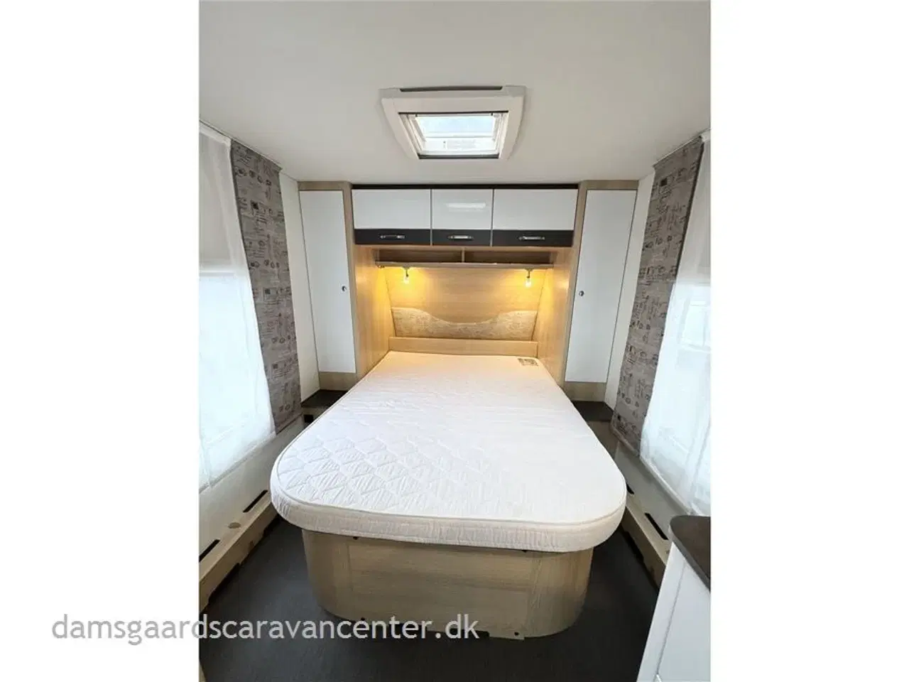 Billede 12 - 2018 - Hymer Eriba Living 470   Queensbed-Gulvtemp.-Mover-Markise