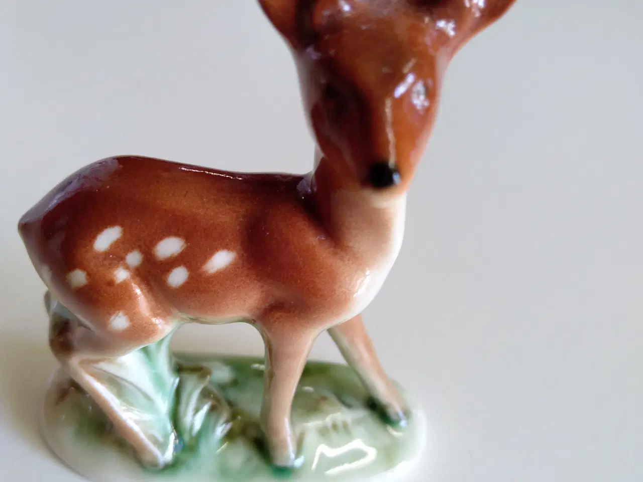 Billede 1 - Figur: Den lille Bambi er på vagt