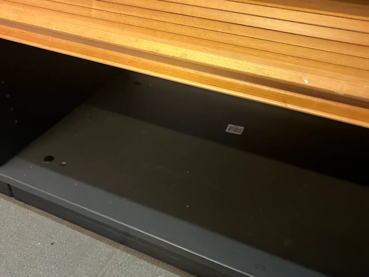 Billede 3 - Flot og praktisk kontor reol