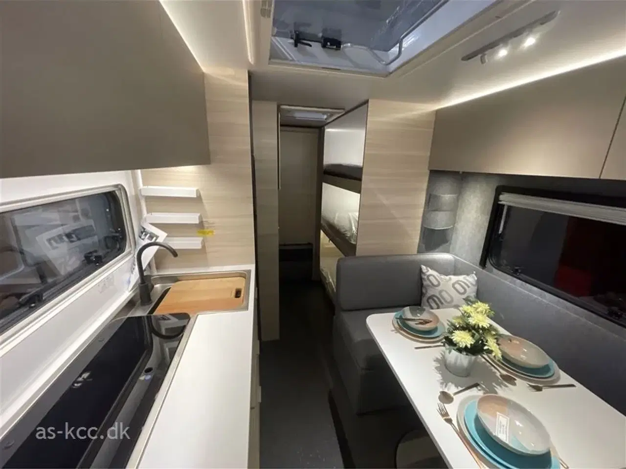 Billede 8 - 2026 - Adria Altea 552 PK Kampagne   Adria Altea 552PK Kampganevogn 2026, 3 køjer dobbeltseng, siddegruppe