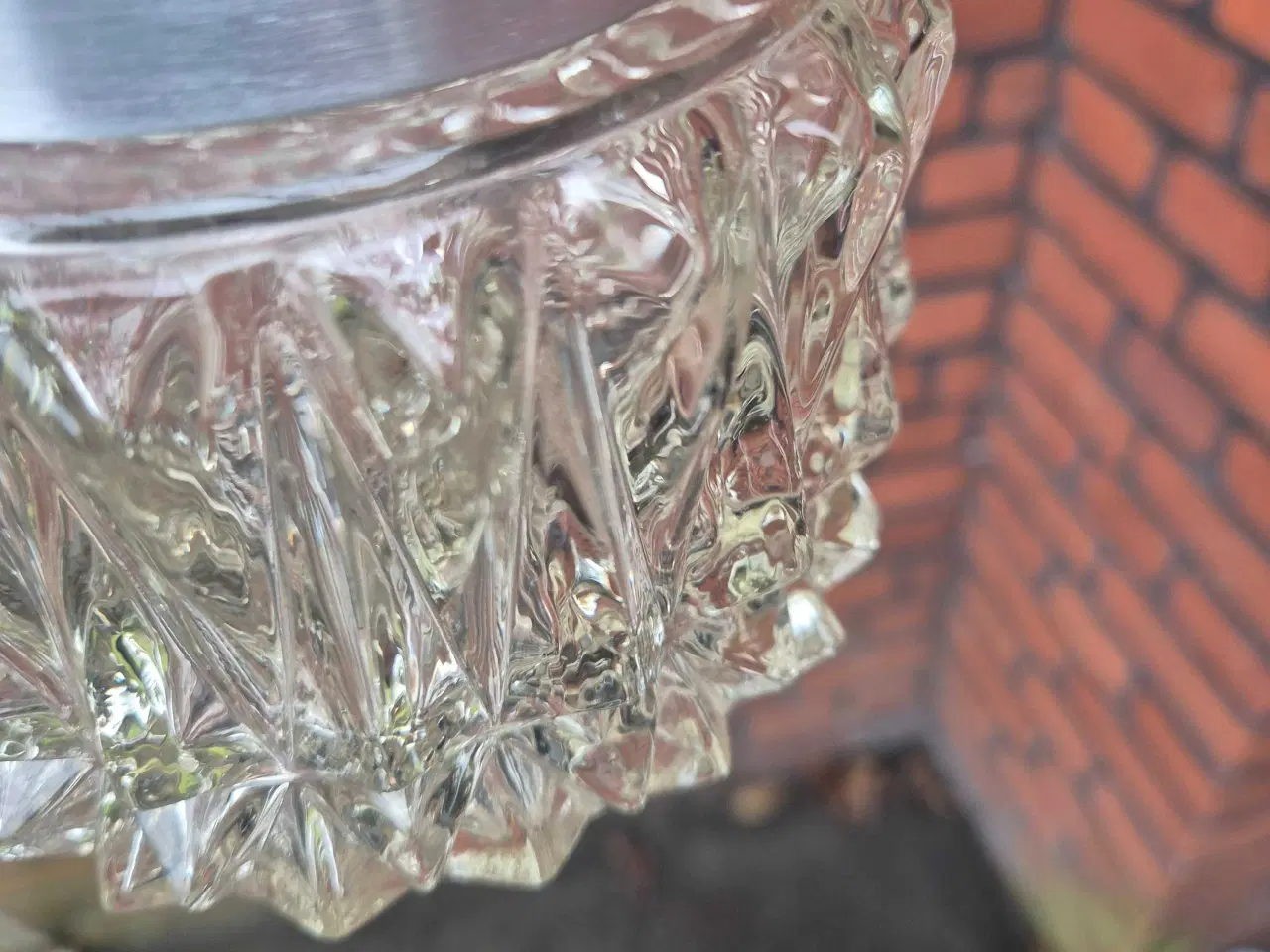 Billede 10 - Sød retrolampe i alu og glas