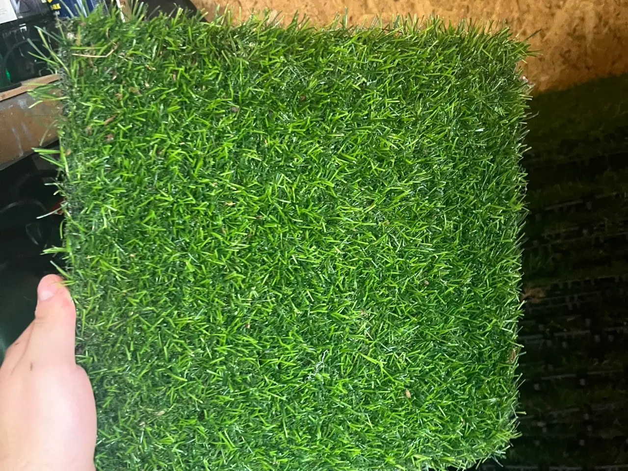 Billede 3 - 55 stk Kunstgræs Plænefliser Grøn 30x30 cm