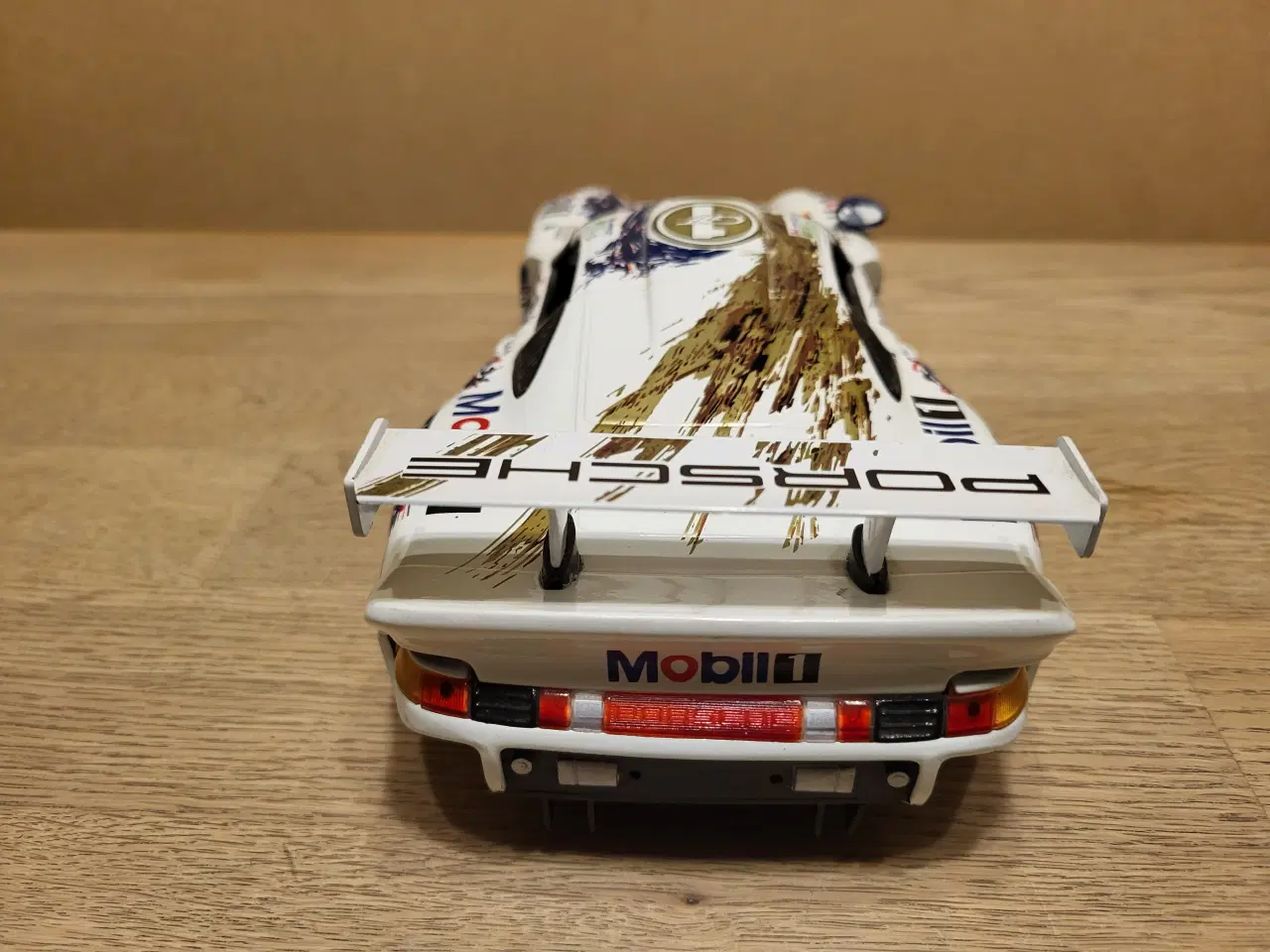 Billede 5 - Modelbil, Porsche 911 GT1 Le Mans 1996, skala 1/18