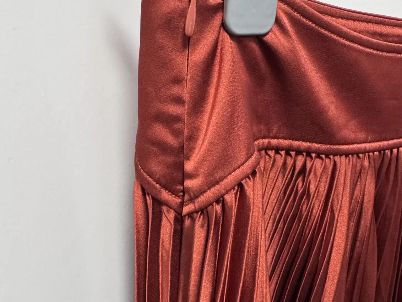 Billede 5 - Smuk nederdel ny