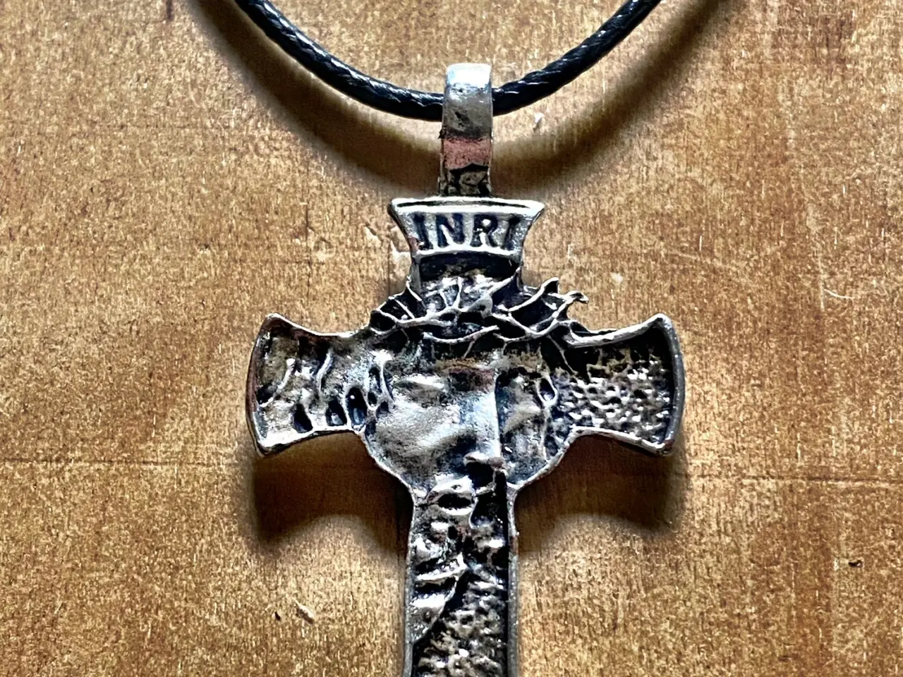 Billede 1 - * Flot halskæde med Jesus inde i Krucifiks - i Tib