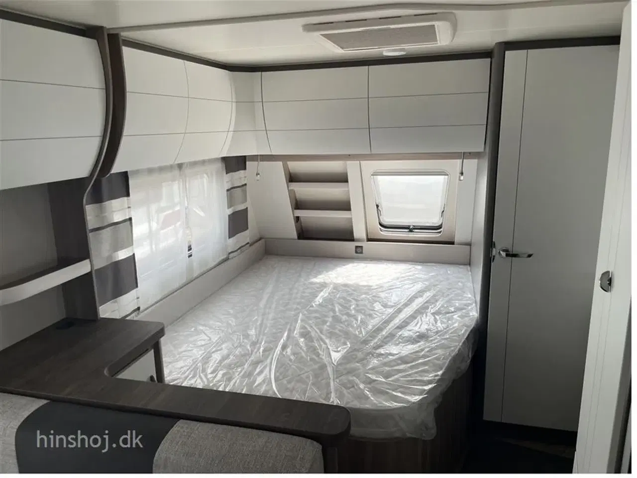 Billede 10 - 2023 - Hobby Excellent Edition 650 KMFe Stor rummelig familievogn med 3 køjer fra Hinshøj Caravan