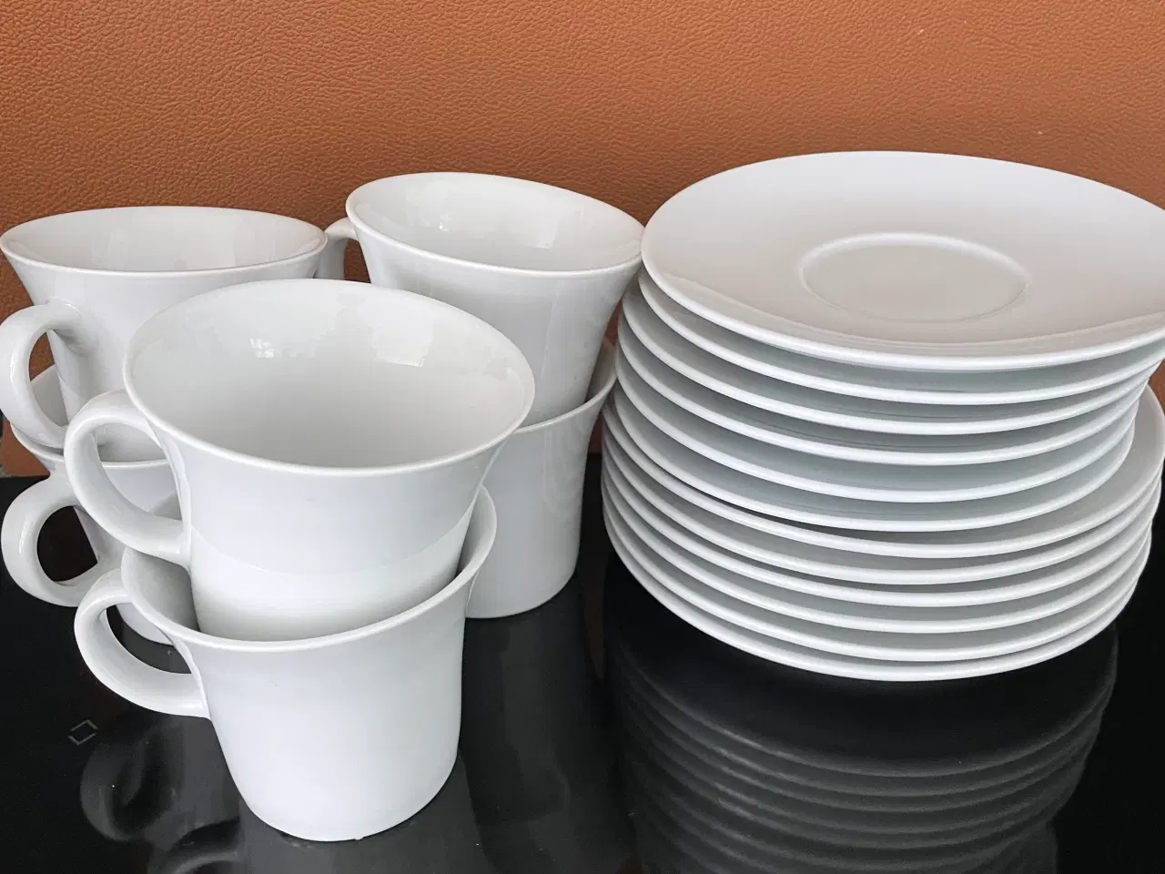 Billede 1 - Erik Bakker, kaffe kopper med dessert tallerken 