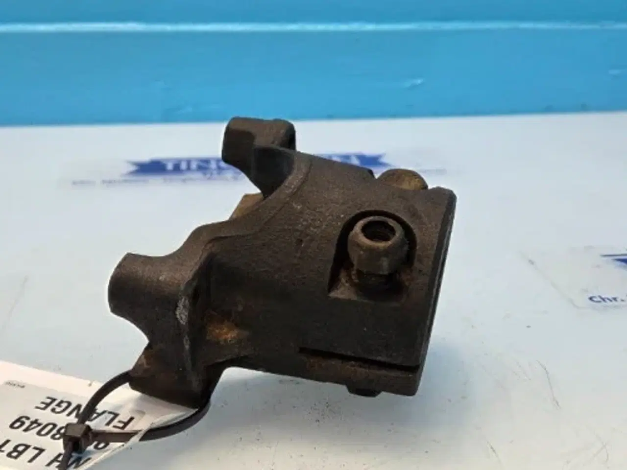 Billede 10 - New Holland LB115B Flange 9968049