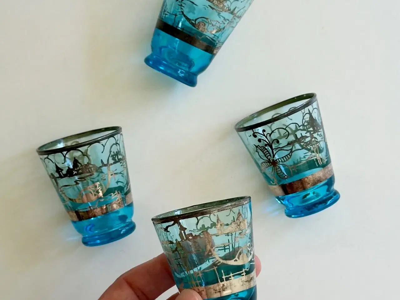 Billede 2 - Venitianske snapseglas, 4 stk samlet