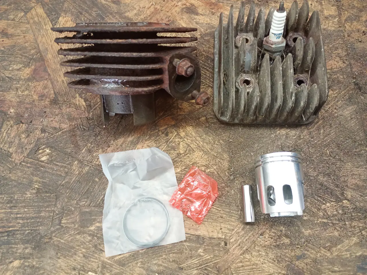 Billede 2 - Brugt original cylinderkit til pgo comet 