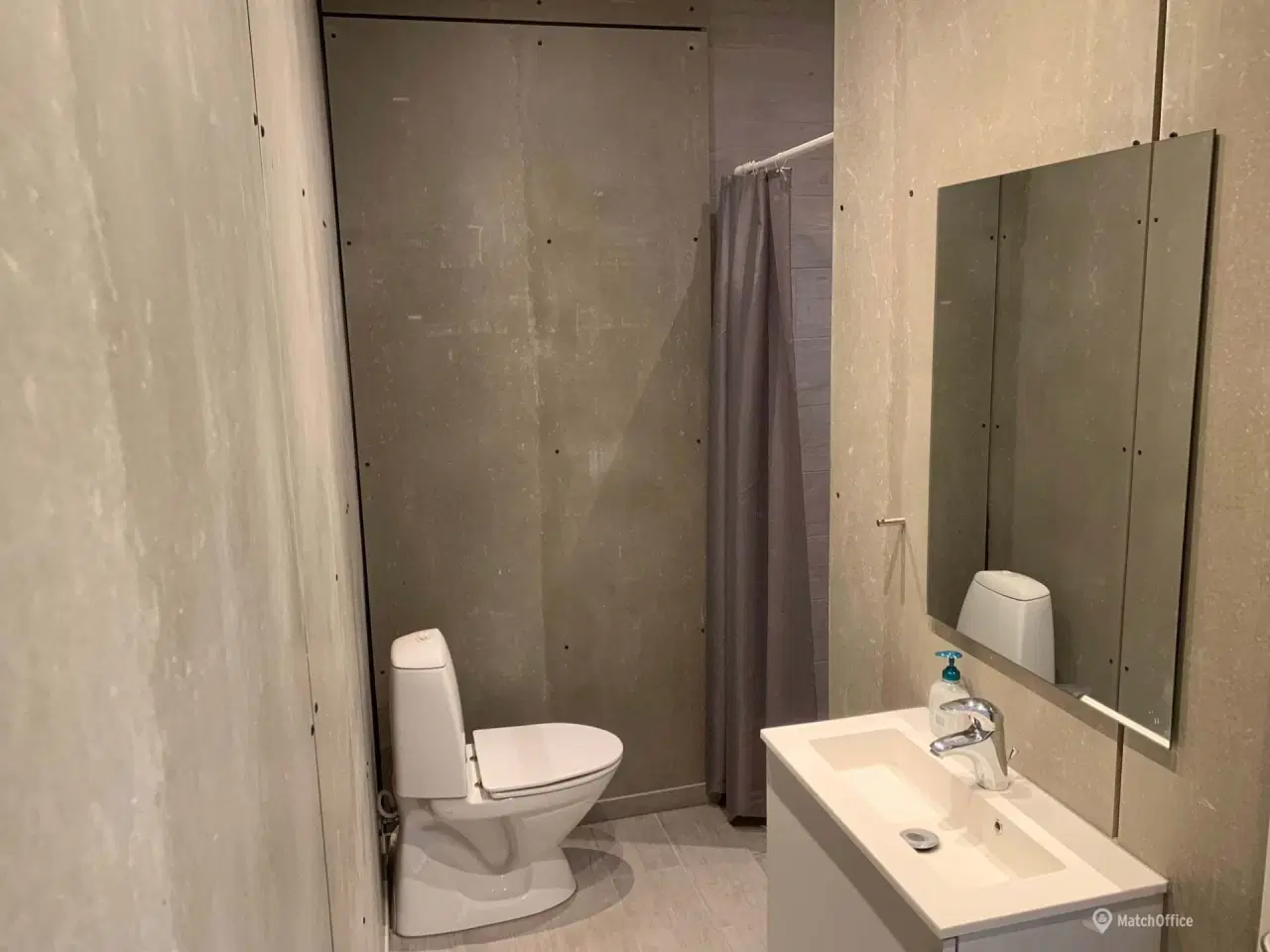 Billede 2 - Flot og funktionelt lager- og kontorlejemål i Kolding Syd