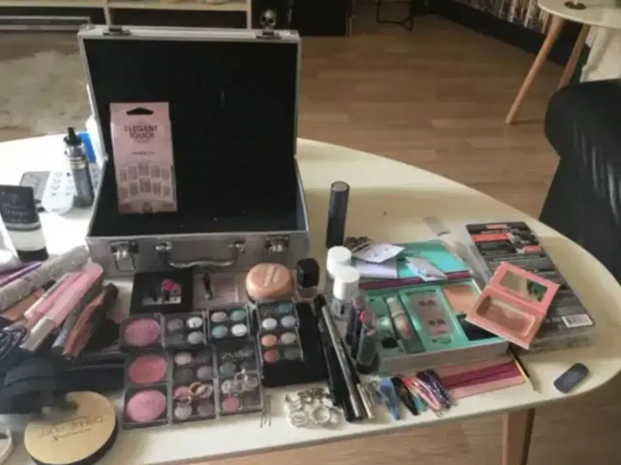 Billede 8 - Extensions nye og make up, alt er nyt såbyd gerne 