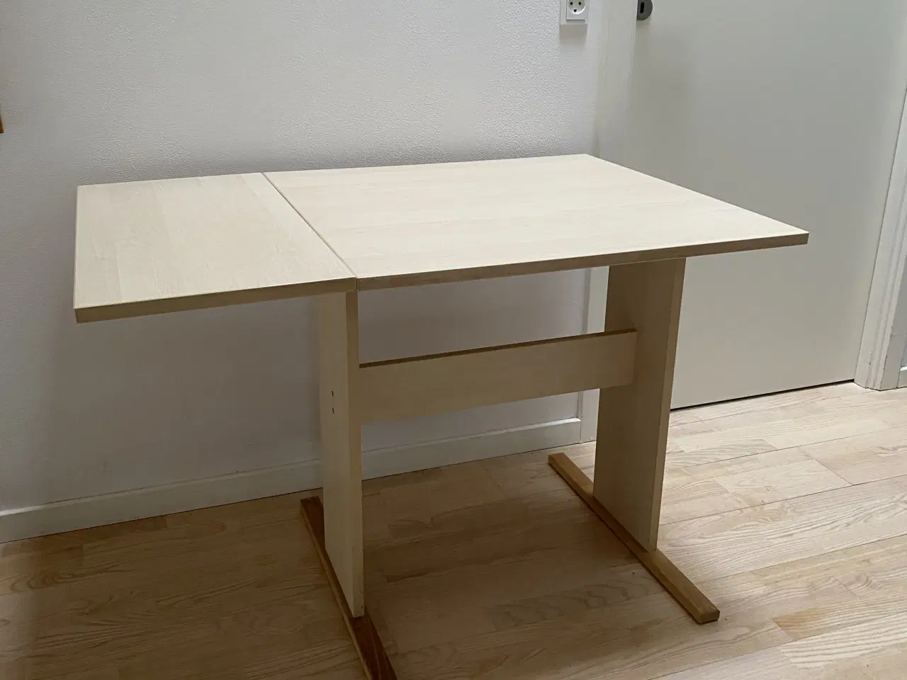 Billede 1 - Computerbord / skrivebord m klap i venstre side