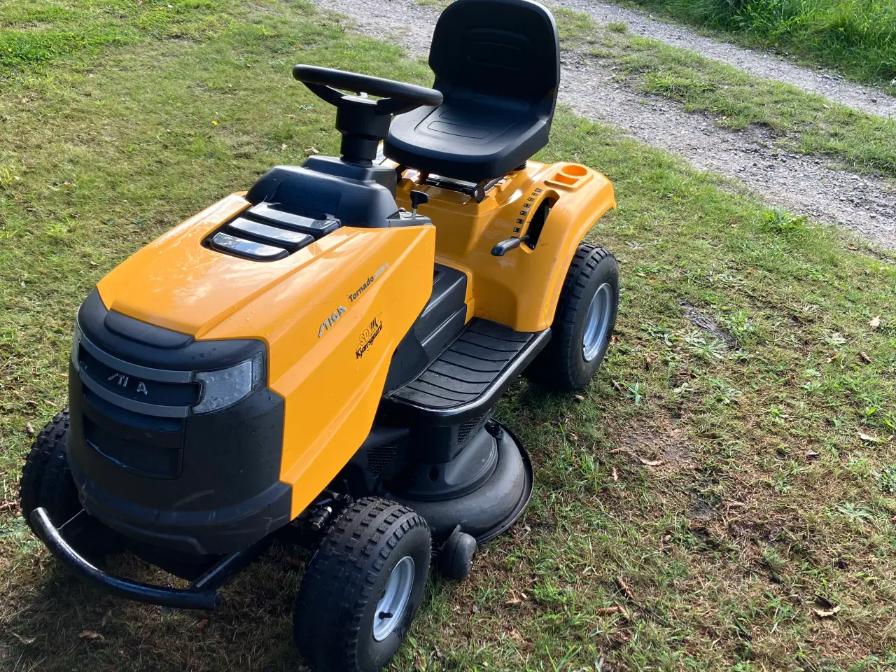 Billede 2 - Stiga Tornado 2098H Havetraktor fra 2018