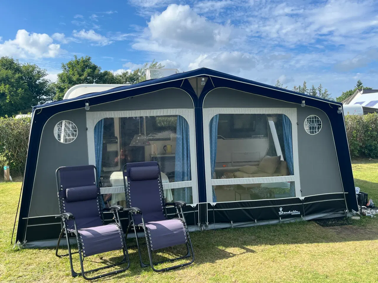 Billede 4 - Hobby On Tour 470 KMF med køjer 