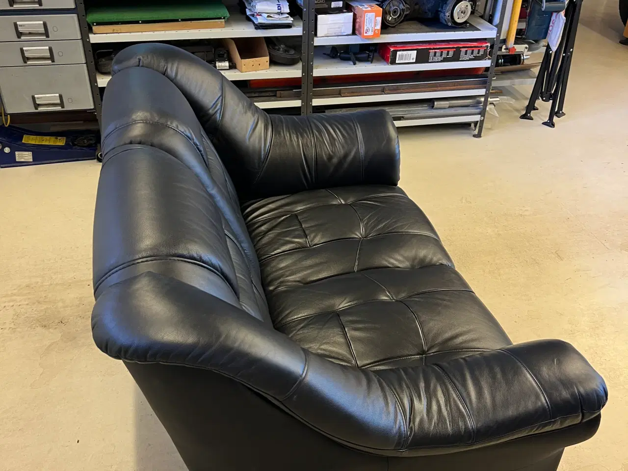 Billede 3 - Sofa lækker sort læder sofa (ny stand)