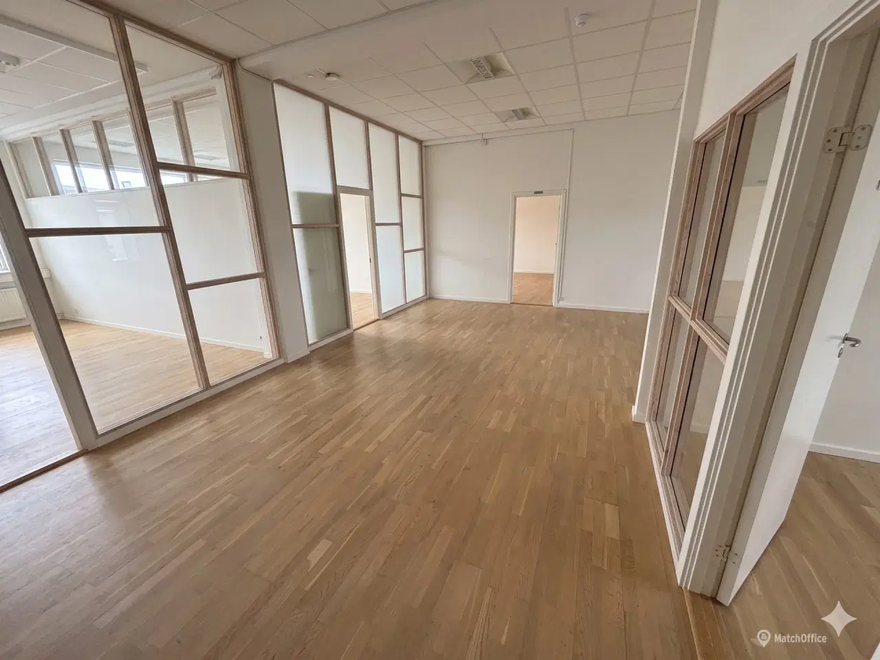 Billede 1 - Lyst og fleksibelt kontor-/kliniklejemål på 180 m²