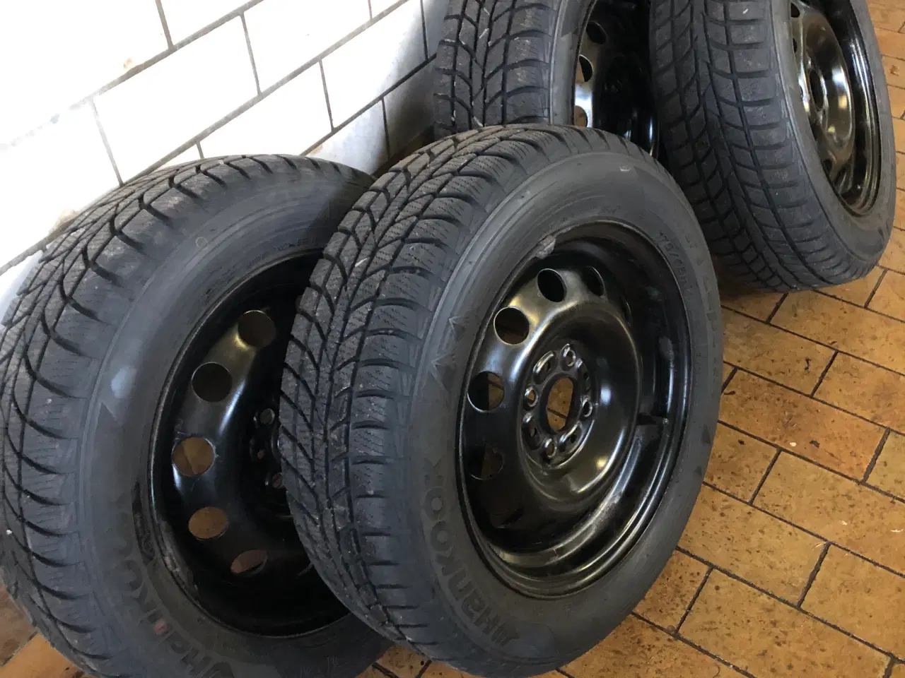 Billede 1 - Vinterhjul komplet på stålfælge