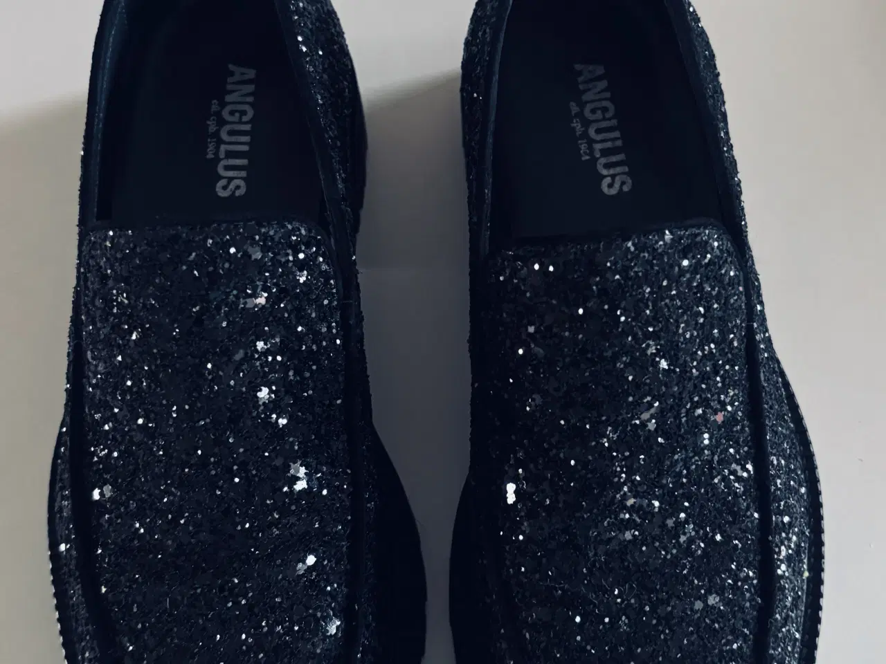 Billede 1 - Glitter loafers sort.