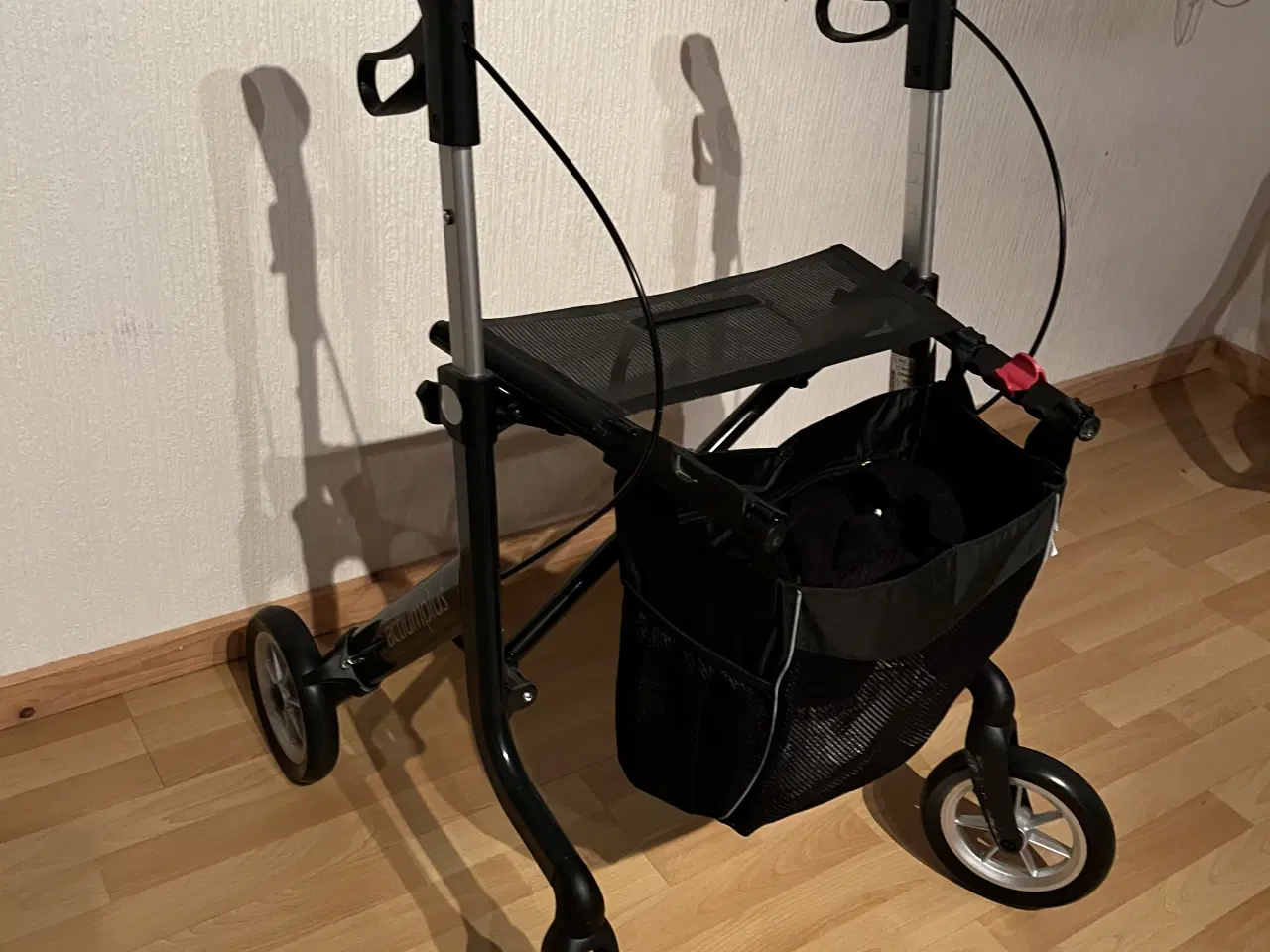 Billede 1 - God solid rollator 
