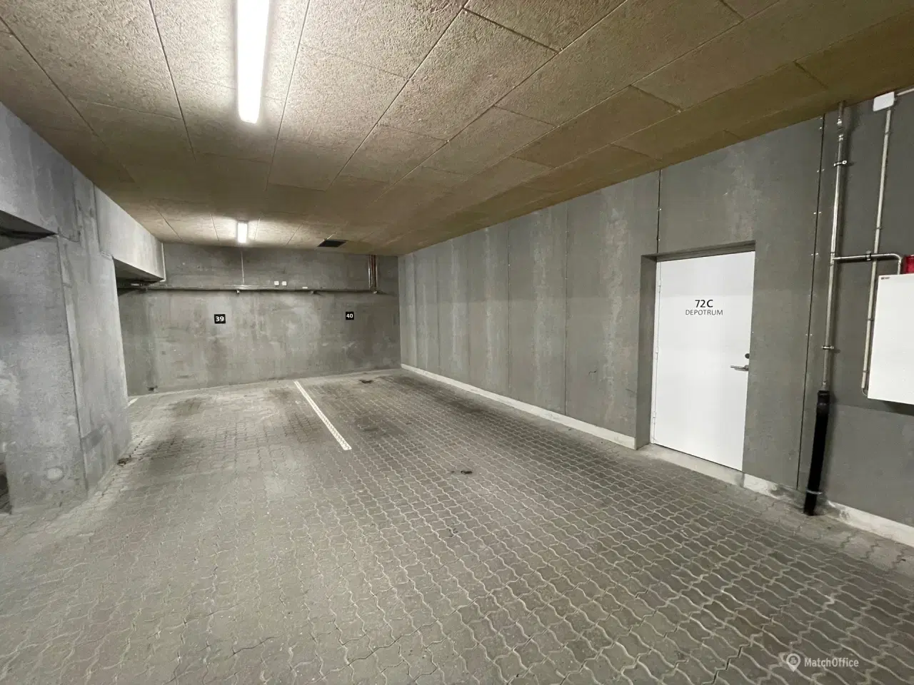 Billede 1 - P-plads til leje - Centralt i Trøjborg