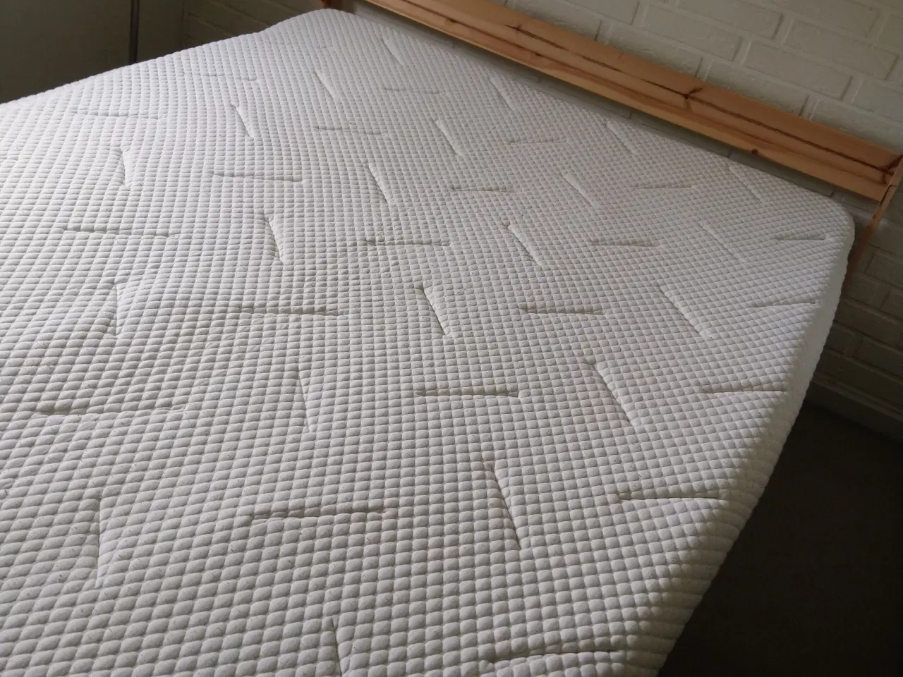 Billede 3 - IKEA tre sengeramme plus madras og topmadras