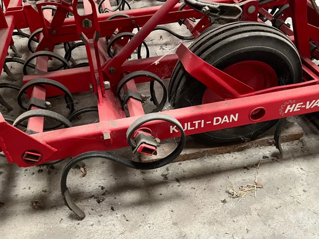 Billede 4 - HE-VA Kulti-Dan 6,4 m med kombi efterharve + planer planke