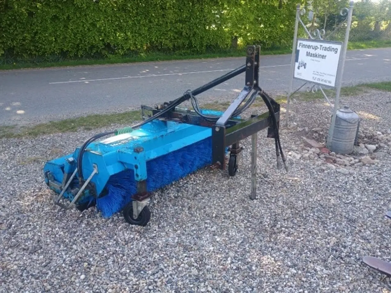 Billede 4 - Hydraulisk kost med opsamler 