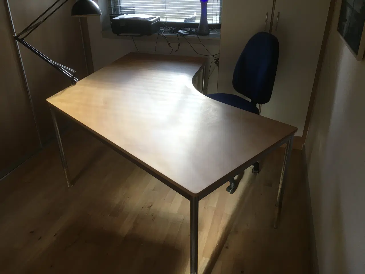 Billede 1 - Stort skrivebord eller aflæggerbord