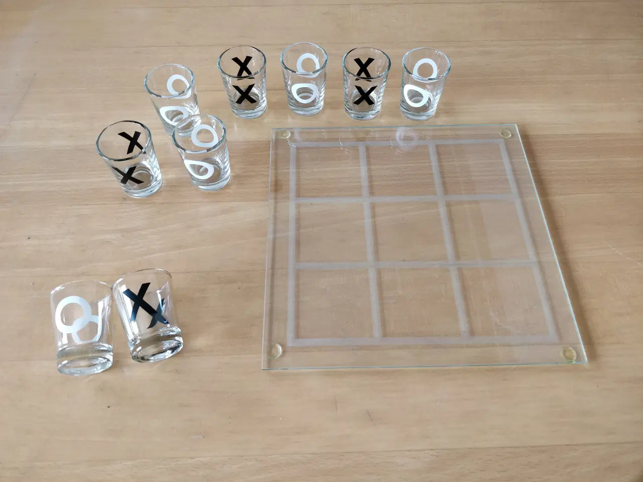 Billede 4 - Kryds og bolle drikkespil