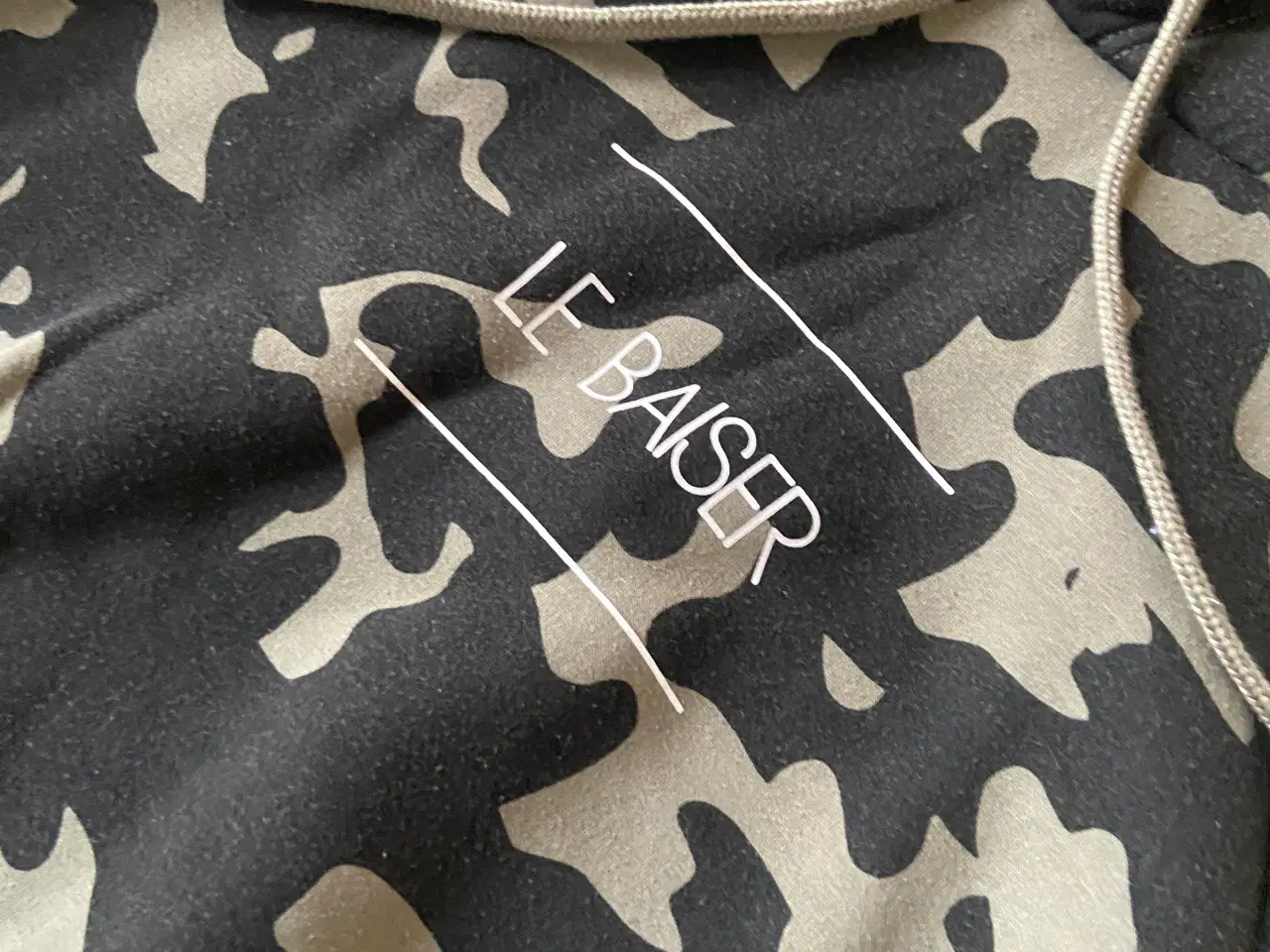 Billede 2 - LE BAISER Hoodie