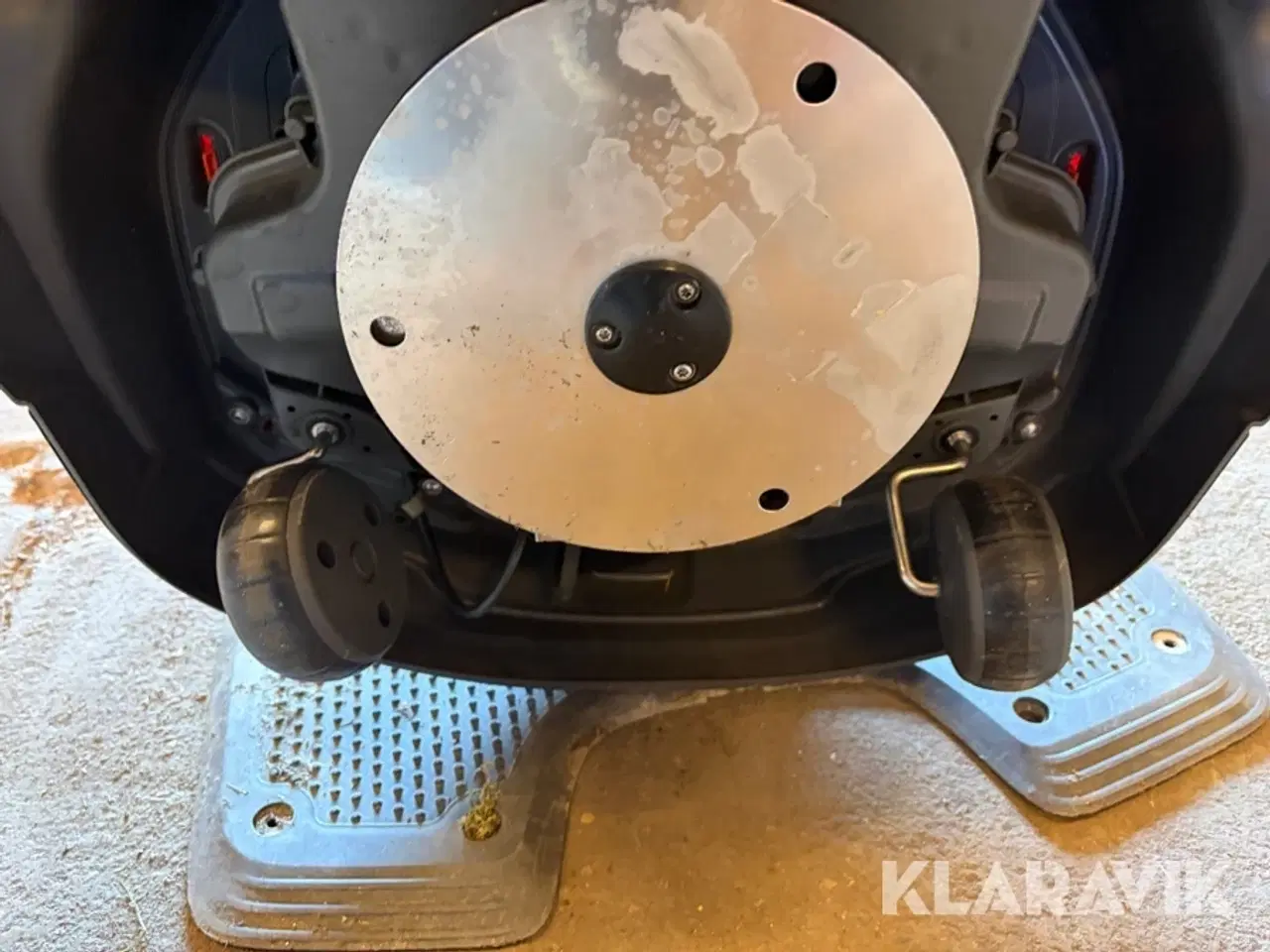 Billede 12 - Robot plæneklipper Husqvarna 550 med ladestation