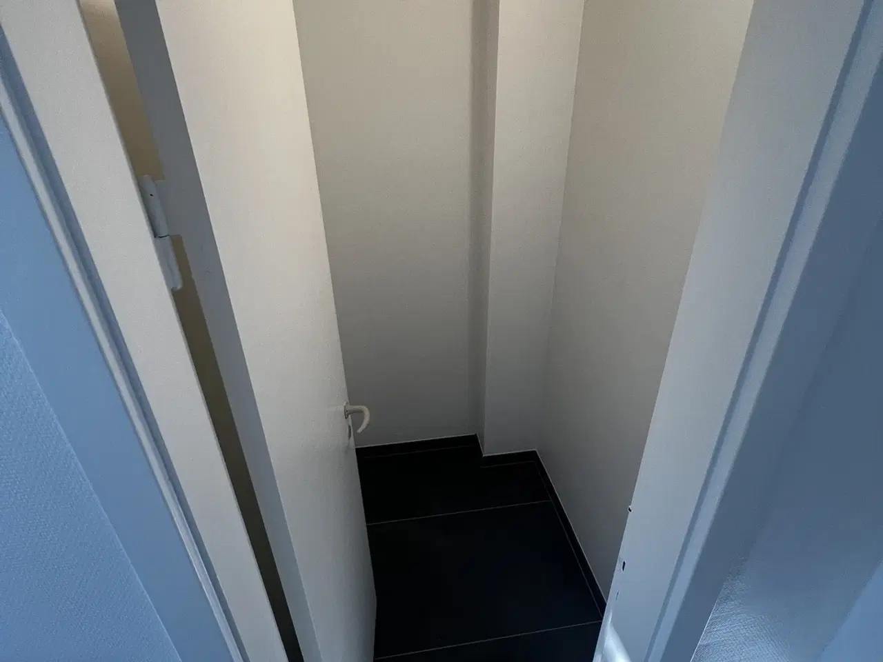 Billede 7 - Synligt butik-/kontorlejemål på Farum Hovedgade – 110 m² med stort glasparti