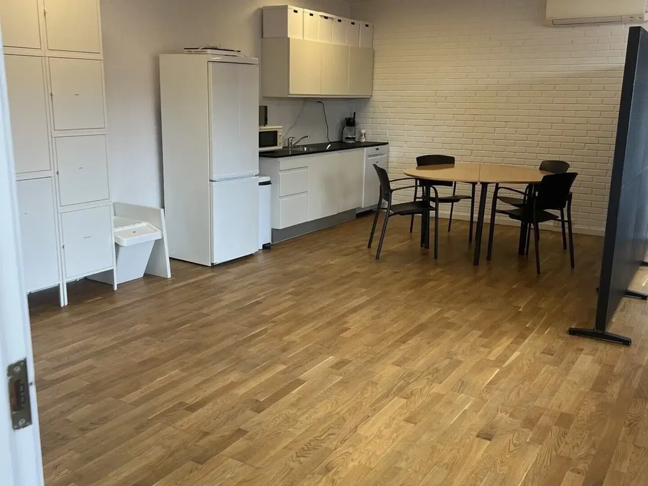 Billede 4 - Super velbeliggende lager med kontor