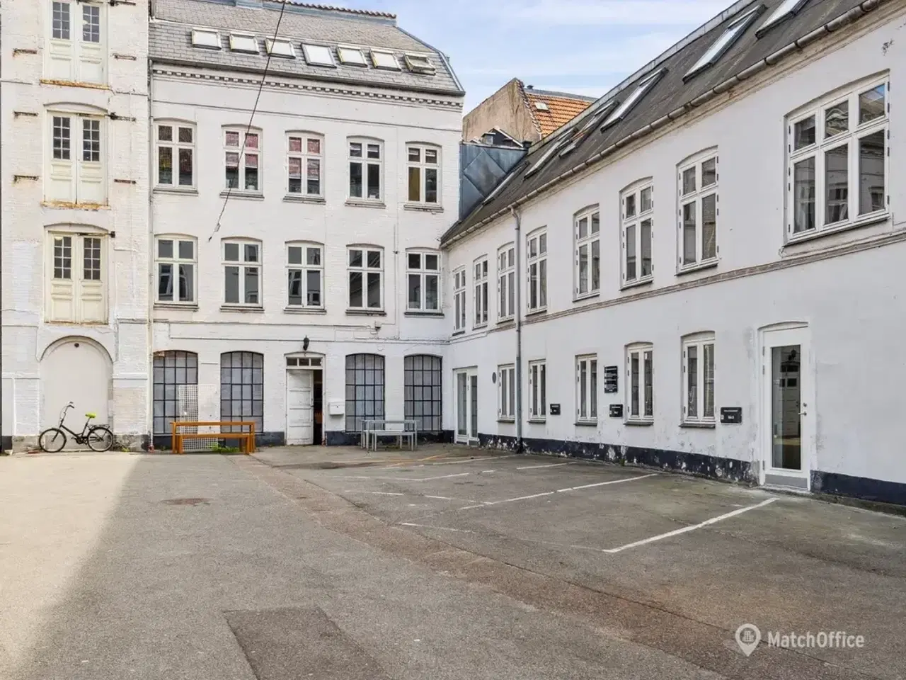 Billede 6 - Parkeringsplads nr. 1 til leje på Vesterbro på Gasværksvej 15.