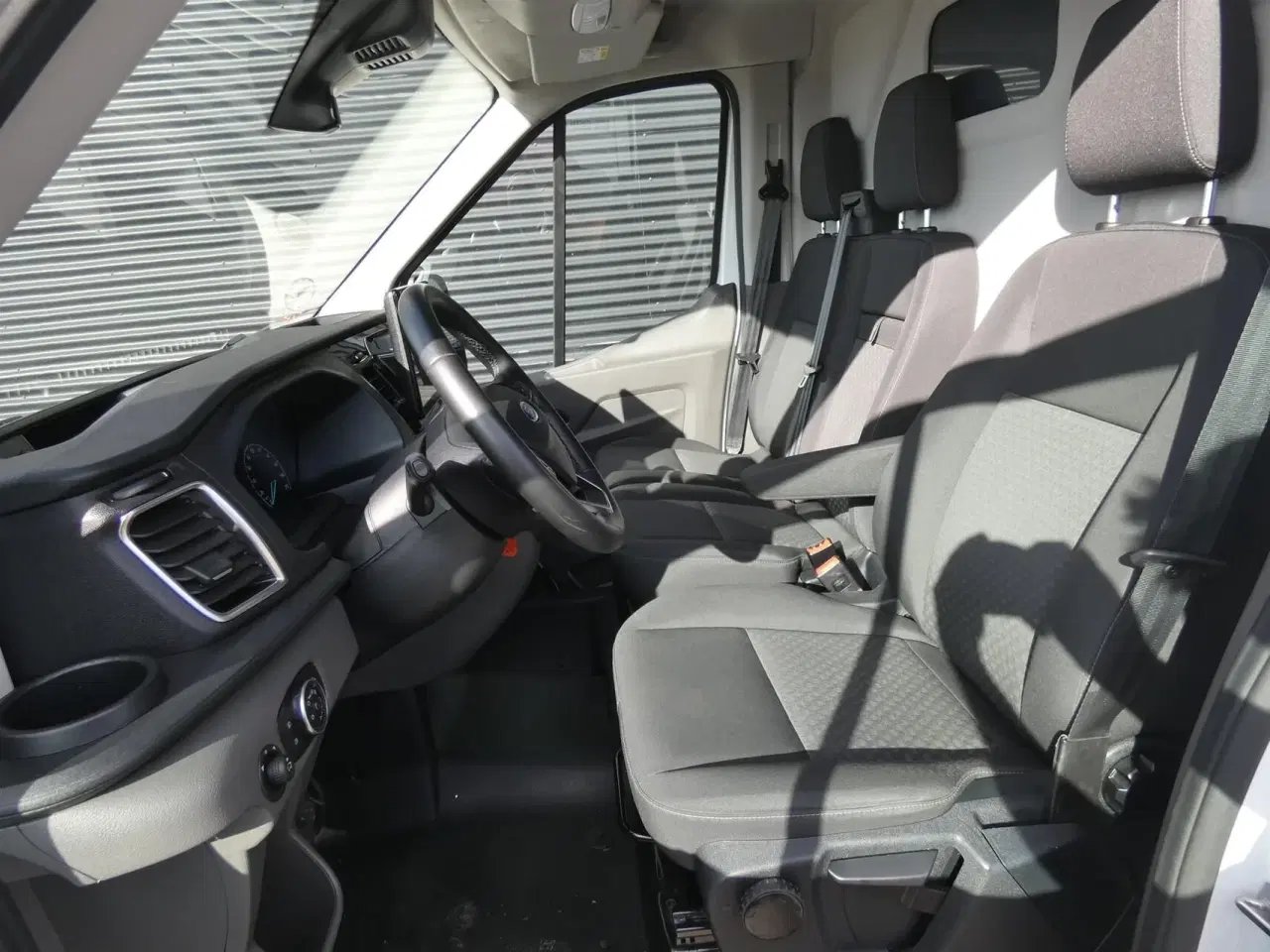 Billede 9 - Ford Transit 350 L2H2 2,0 TDCi Trend 130HK Van 6g Aut.